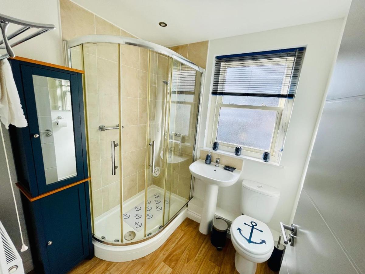 Captains Rest - 2 Bedroom Apartment In The Heart Of Бриксем Экстерьер фото