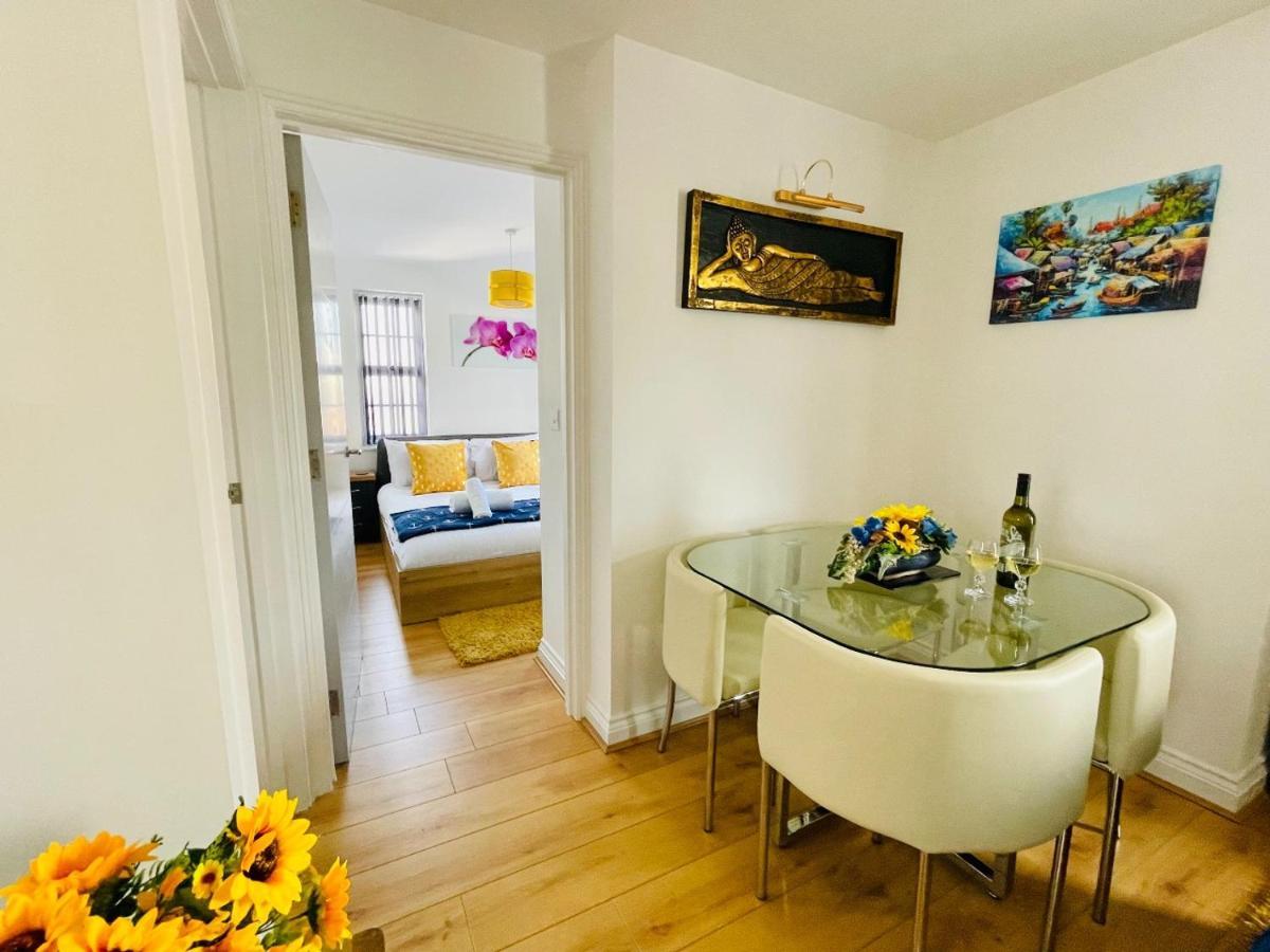 Captains Rest - 2 Bedroom Apartment In The Heart Of Бриксем Экстерьер фото