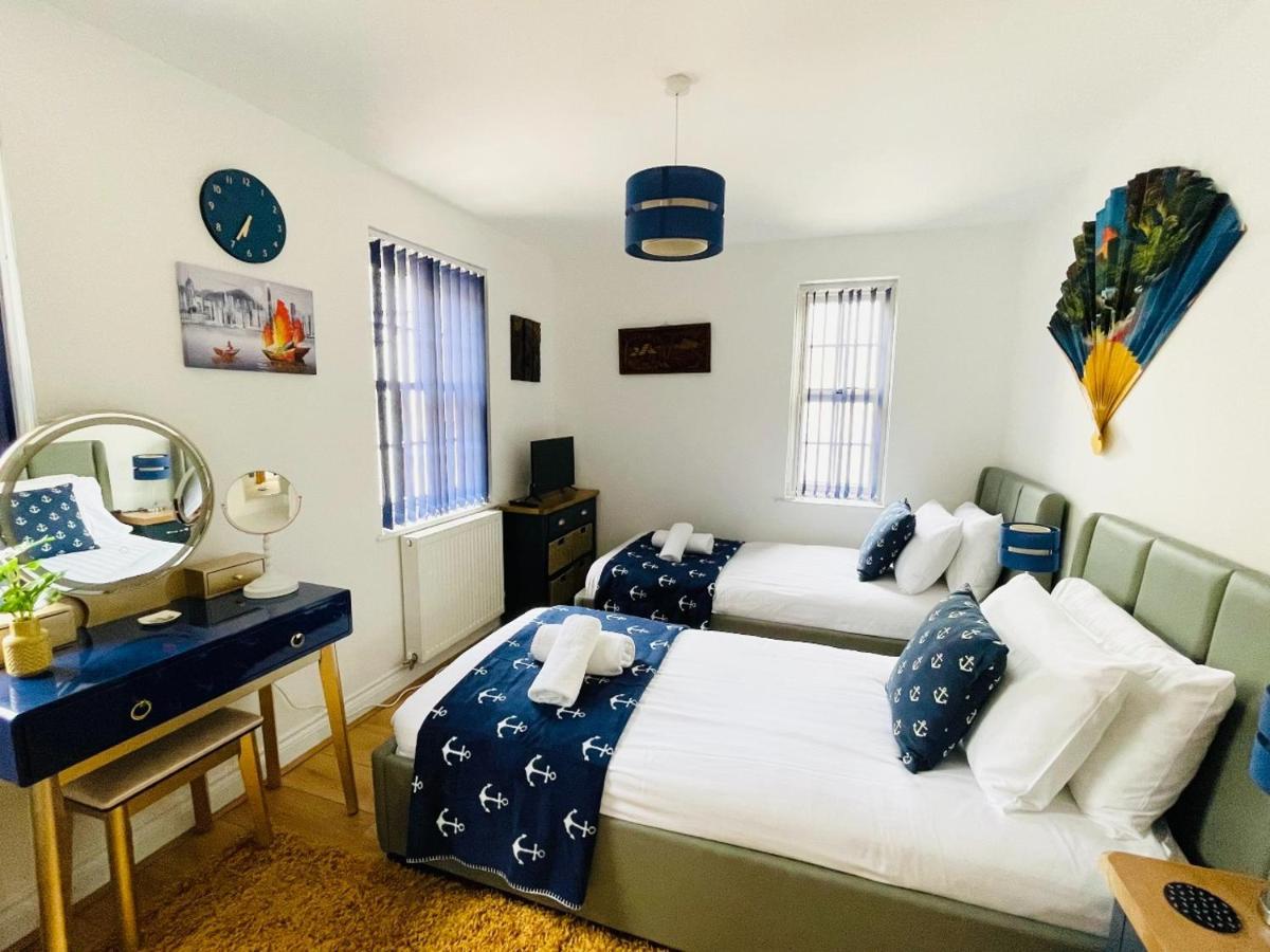 Captains Rest - 2 Bedroom Apartment In The Heart Of Бриксем Экстерьер фото